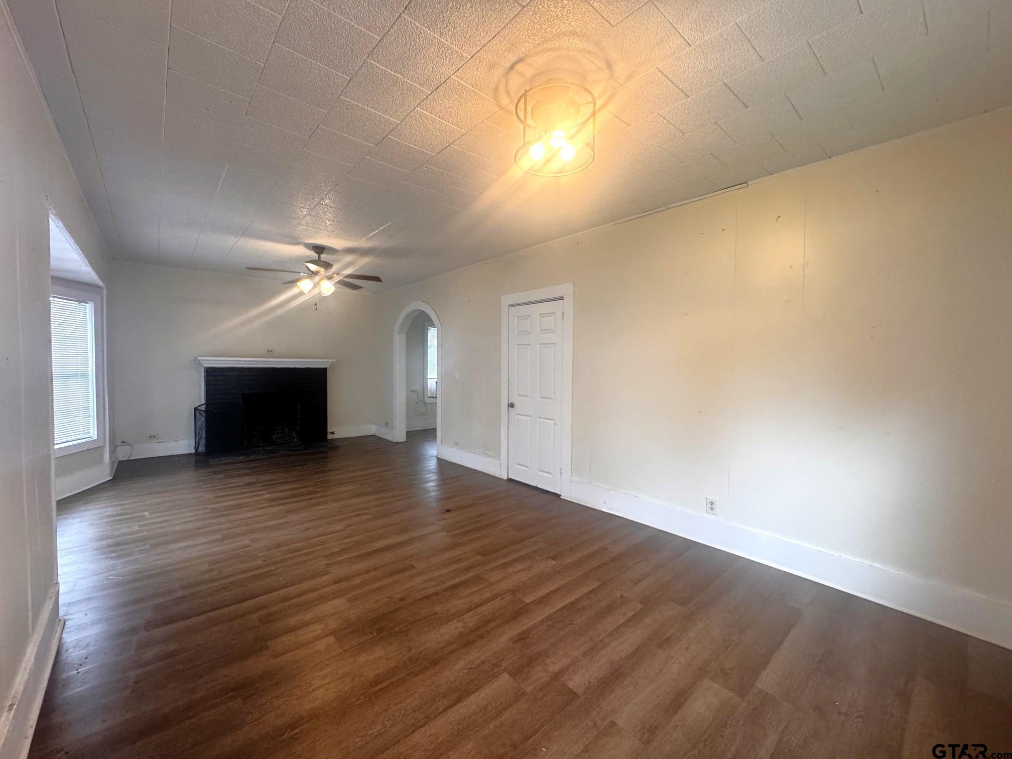 414 West 4th Street Mount Pleasant, TX 75455 - Photo 3 of 17