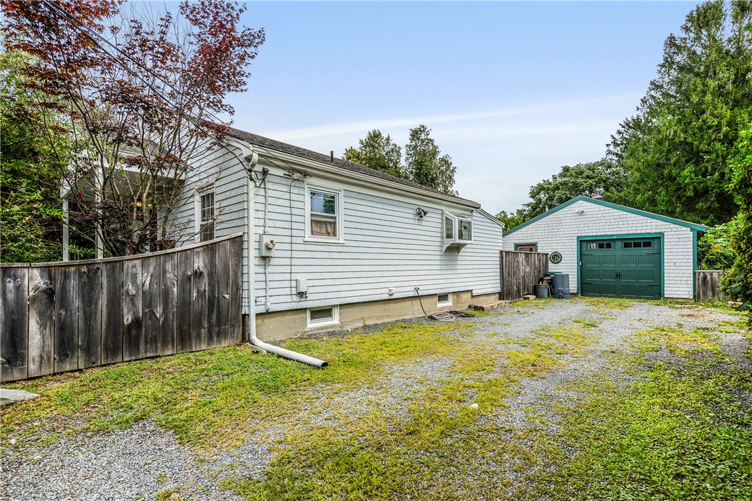 1567 West Main Road Middletown, RI 02842 - Photo 20 of 20
