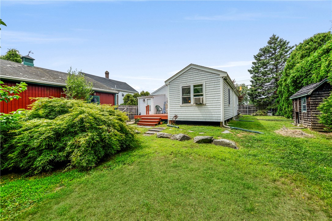 1567 West Main Road Middletown, RI 02842 - Photo 4 of 20