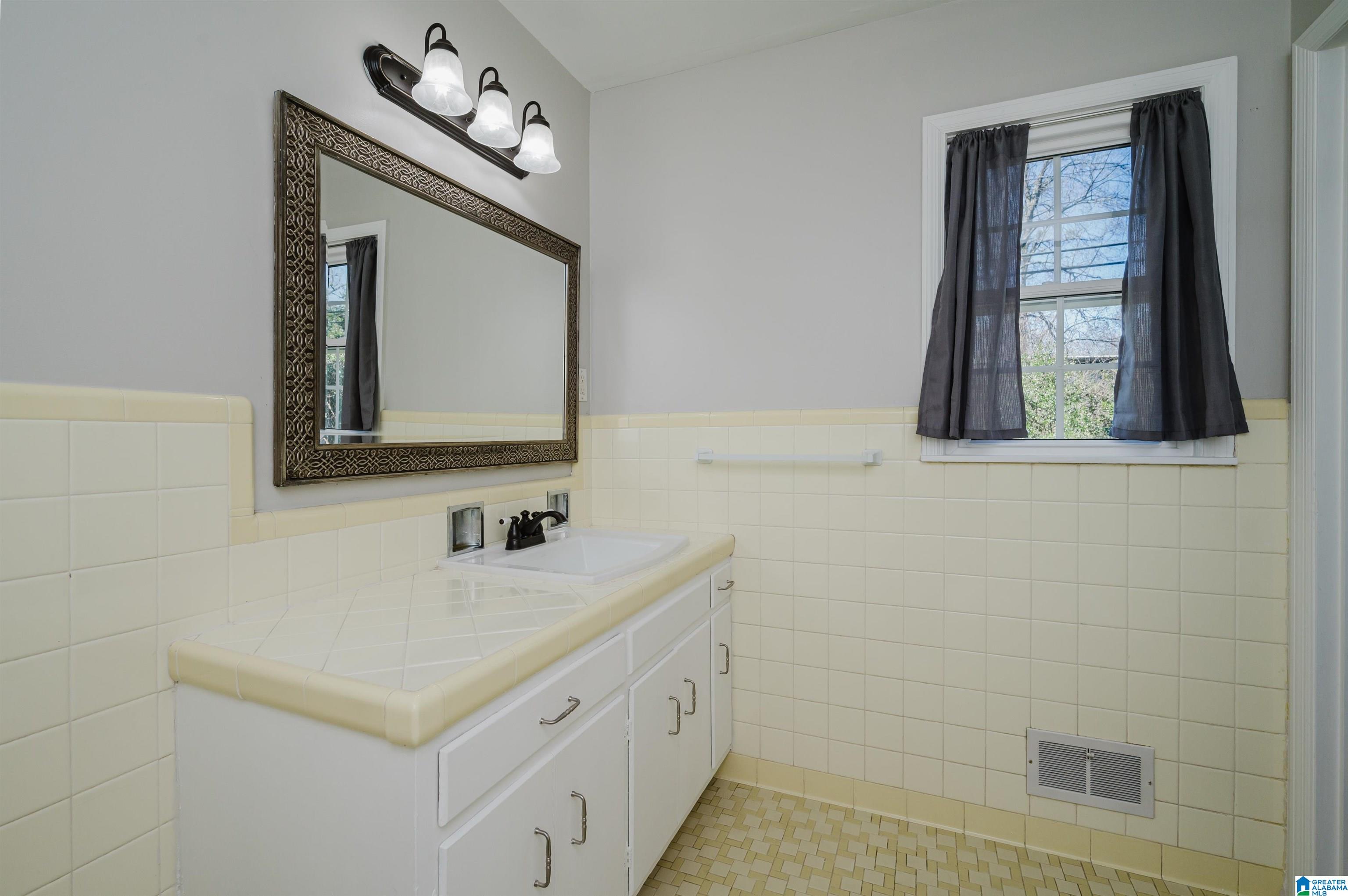 1906 Laurel Road, Unit C1 Birmingham, AL 35216 - Photo 20 of 33