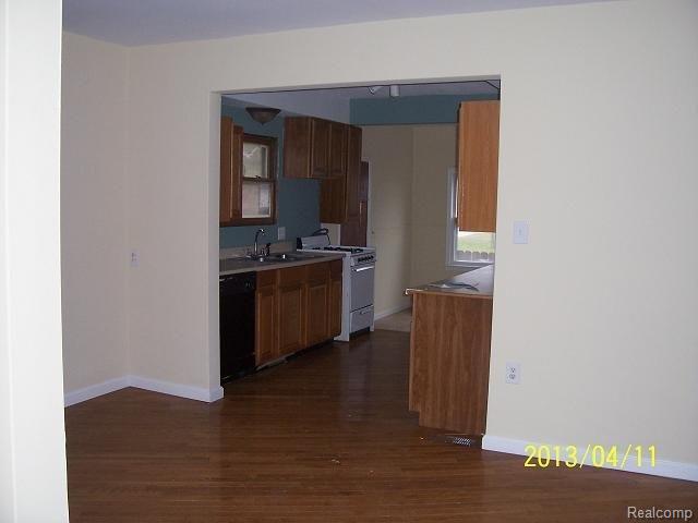 Dining Rm.JPG