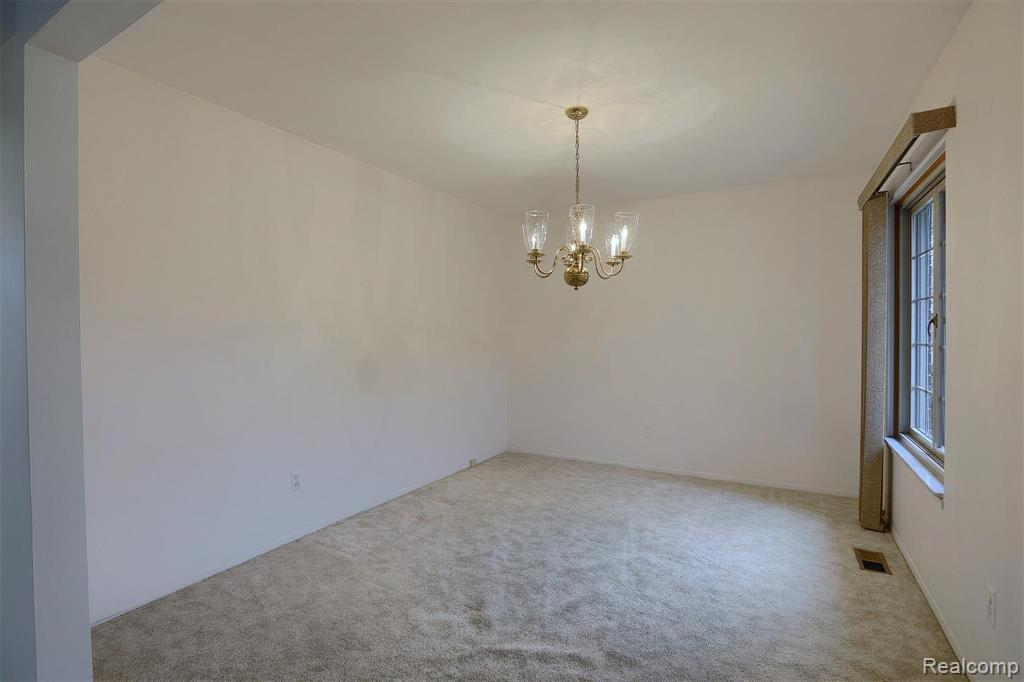 2049 Cumberland Road Rochester Hills, MI 48307 - Photo 8 of 33