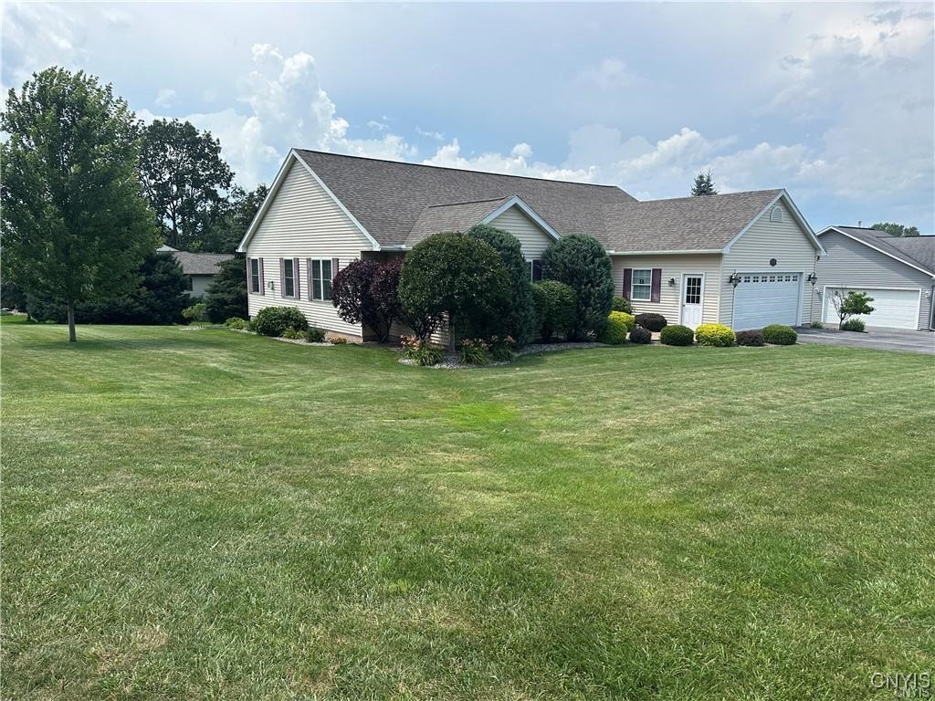 318 Middle Drive Lenox, NY 13032 - Photo 2 of 34