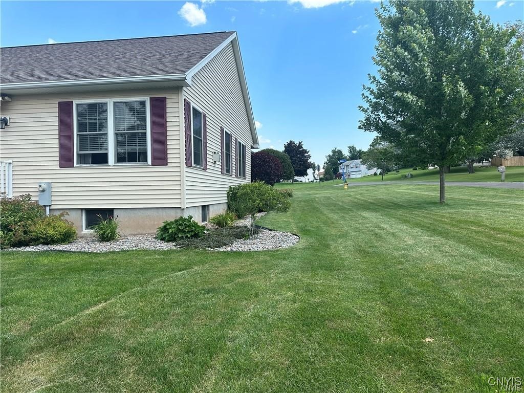 318 Middle Drive Lenox, NY 13032 - Photo 5 of 34