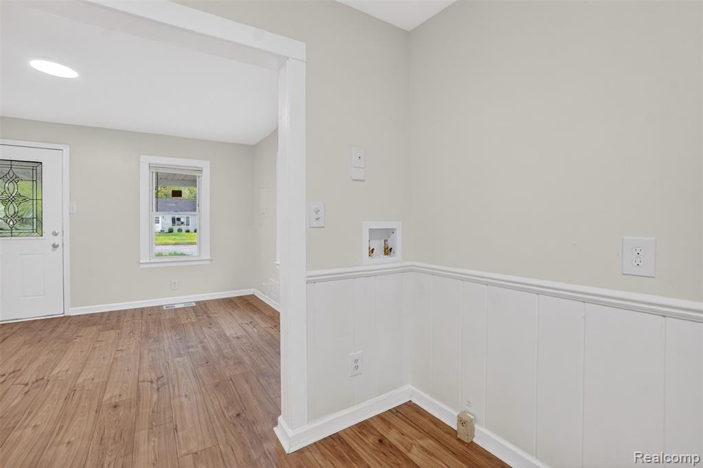 4910 Hughes Road Lansing, MI 48910 - Photo 13 of 27