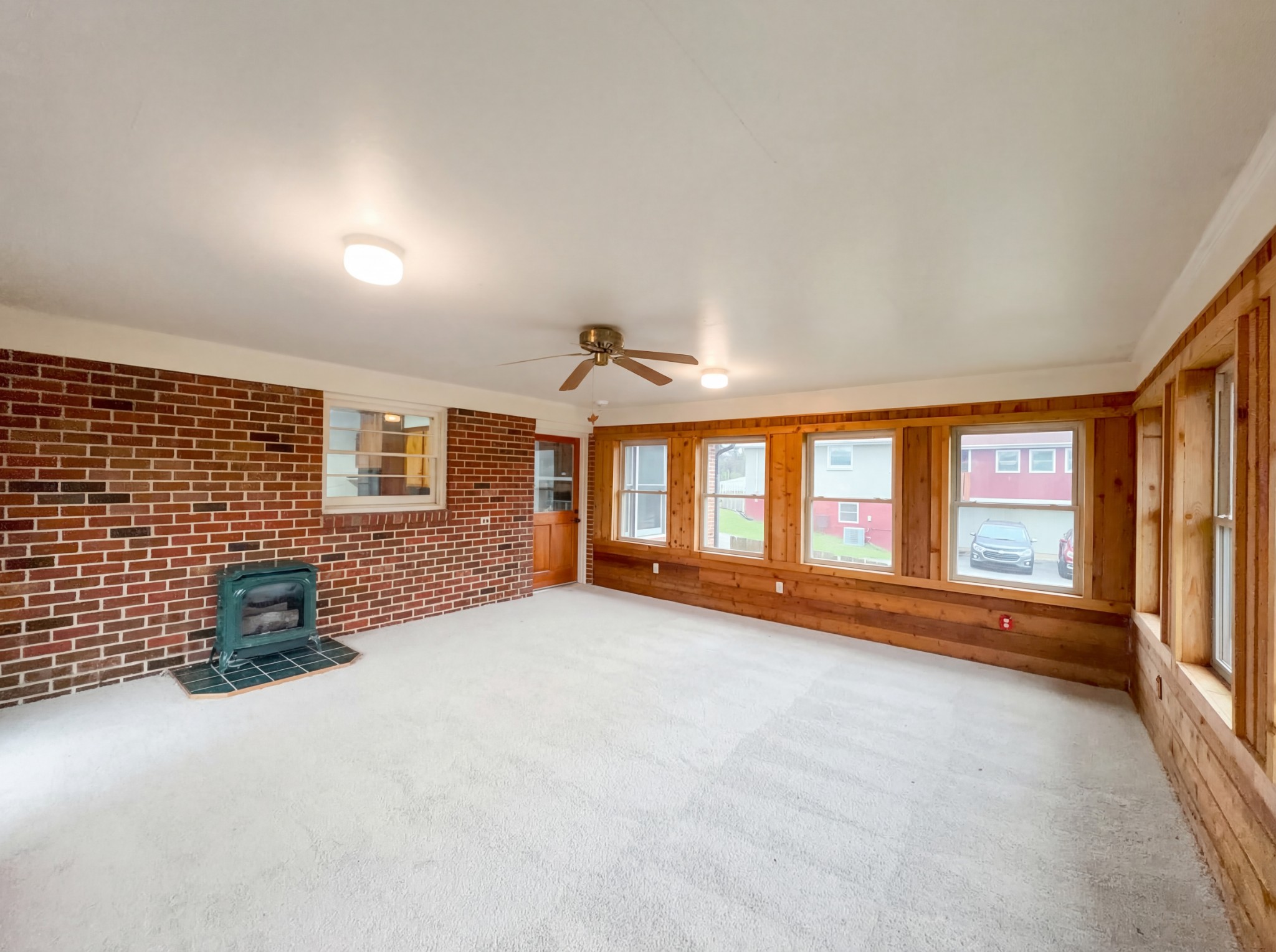 823 Apple Valley Road Madison, TN 37115 - Photo 16 of 23 en empty room with windows