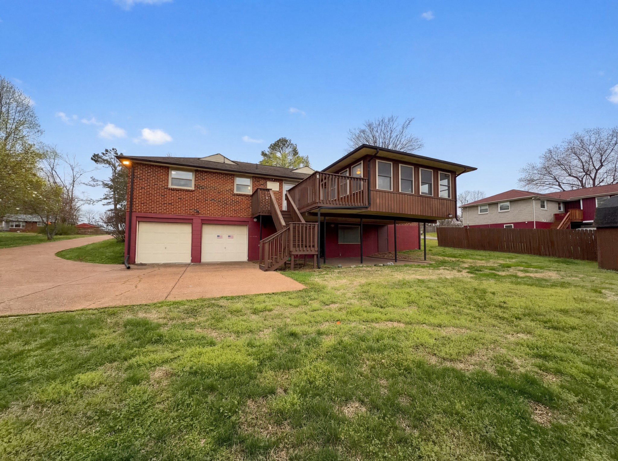 823 Apple Valley Road Madison, TN 37115 - Photo 5 of 23 a view of a house with a yard