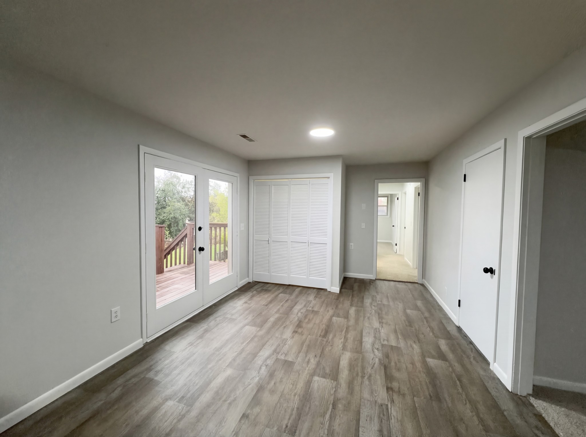823 Apple Valley Road Madison, TN 37115 - Photo 10 of 23 a view of an empty room and glass door