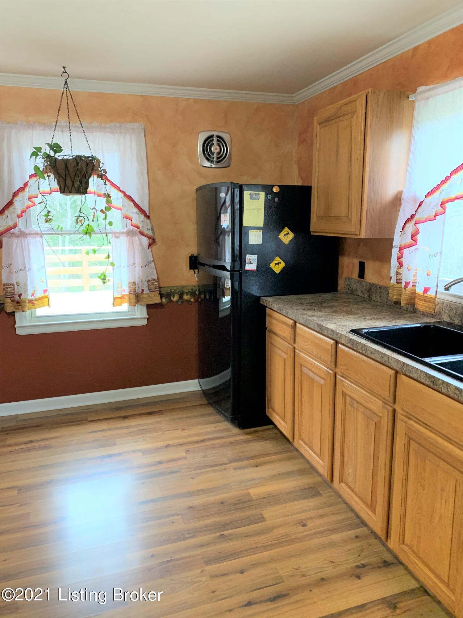2000 Leathers Road Lawrenceburg, KY 40342 - Photo 10 of 41 Kitchen