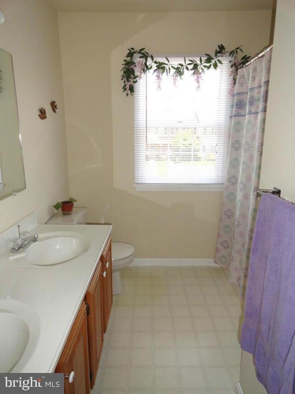 97 Laurie Lane Lititz, PA 17543 - Photo 9 of 12 Gallery Image 9