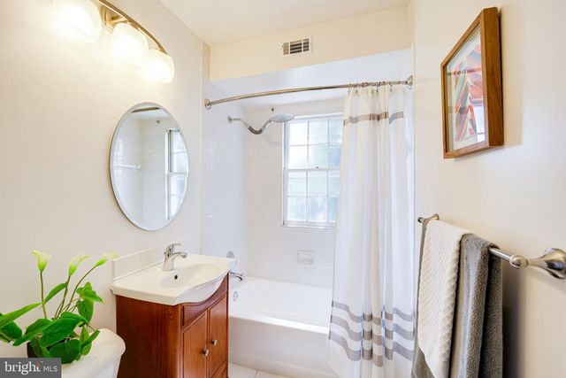 $284,000 | 604 Bashford Lane, Unit 2132, Alexandria, VA 22314