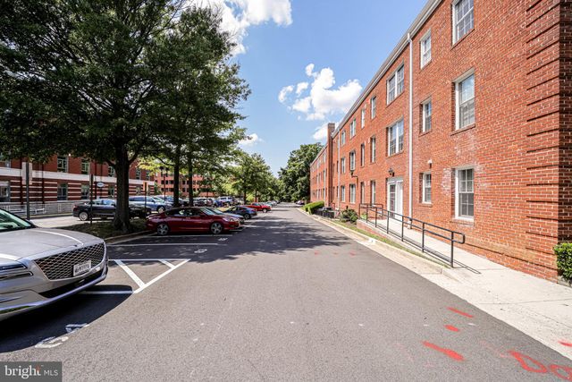 $284,000 | 604 Bashford Lane, Unit 2132, Alexandria, VA 22314