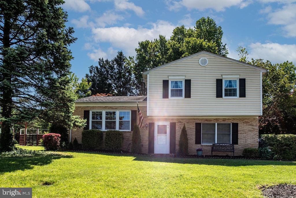 8747 Weems Road Manassas, VA 20110 - Photo 2 of 39 2 Level, 3 Bed, 2.5 Bath