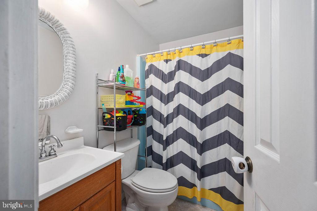 8747 Weems Road Manassas, VA 20110 - Photo 17 of 39 Hall Bath