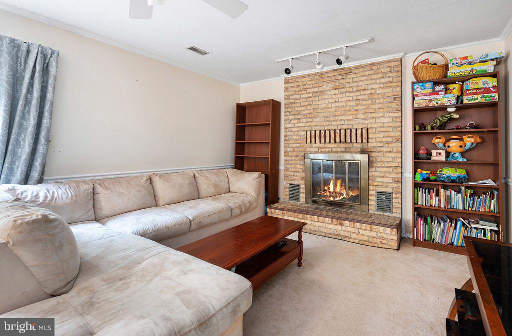 8747 Weems Road Manassas, VA 20110 - Photo 20 of 39 Family Room