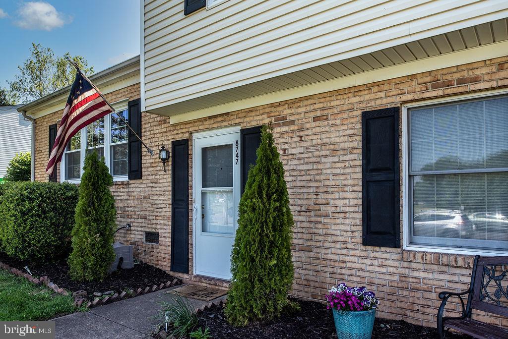 8747 Weems Road Manassas, VA 20110 - Photo 3 of 39 Gallery Image 3