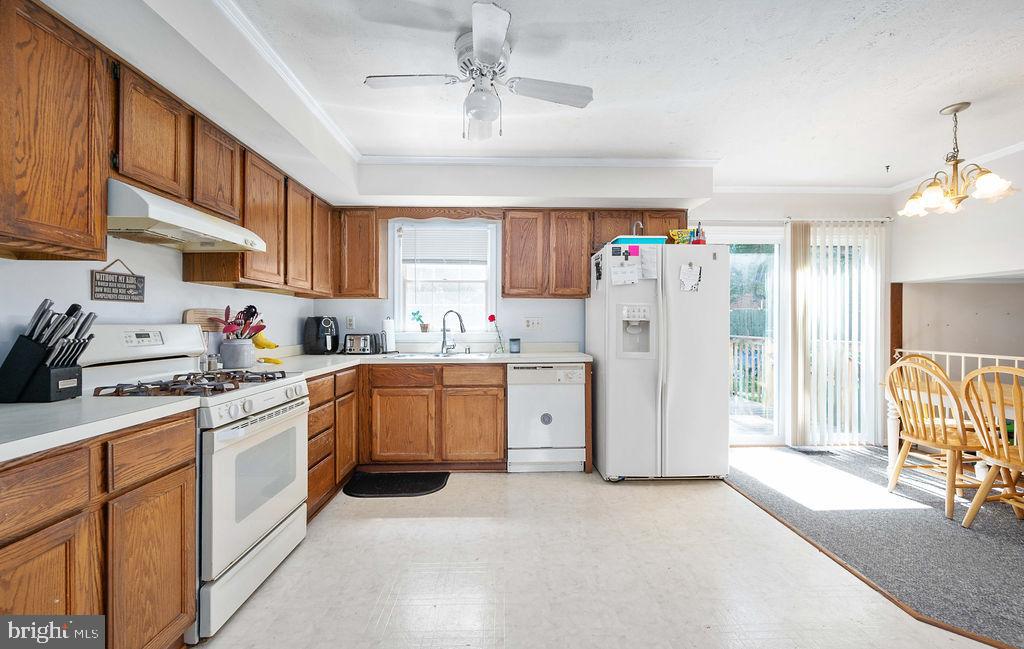 8747 Weems Road Manassas, VA 20110 - Photo 26 of 39 Open & Spacious Kitchen