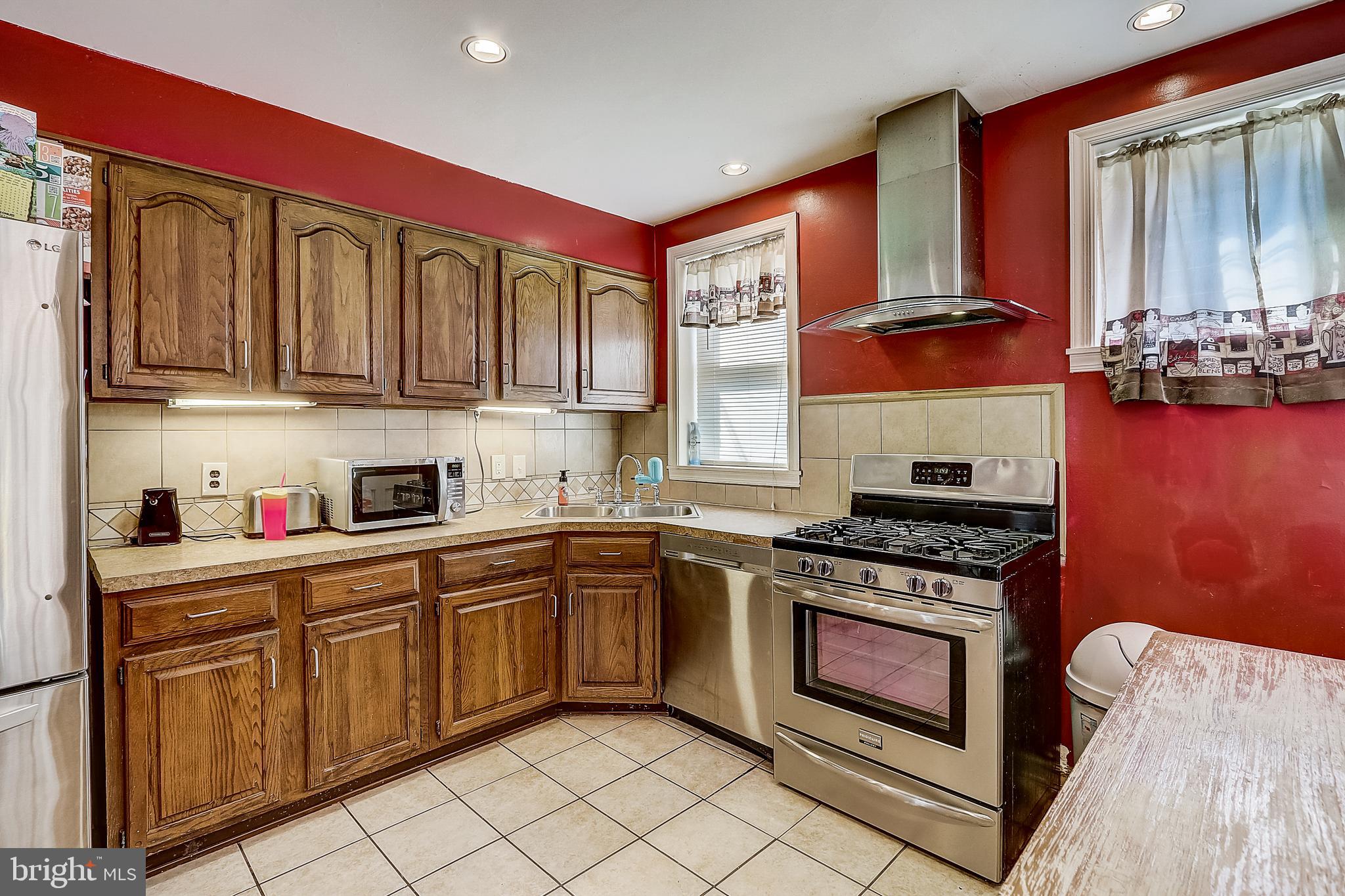 218 Wembly Road Upper Darby, PA 19082 - Photo 19 of 39