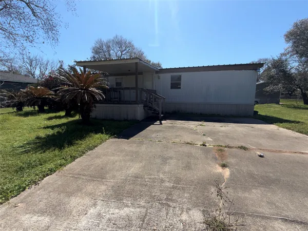$64,000 | 417 Clay Street, Eagle Lake, TX 77434
