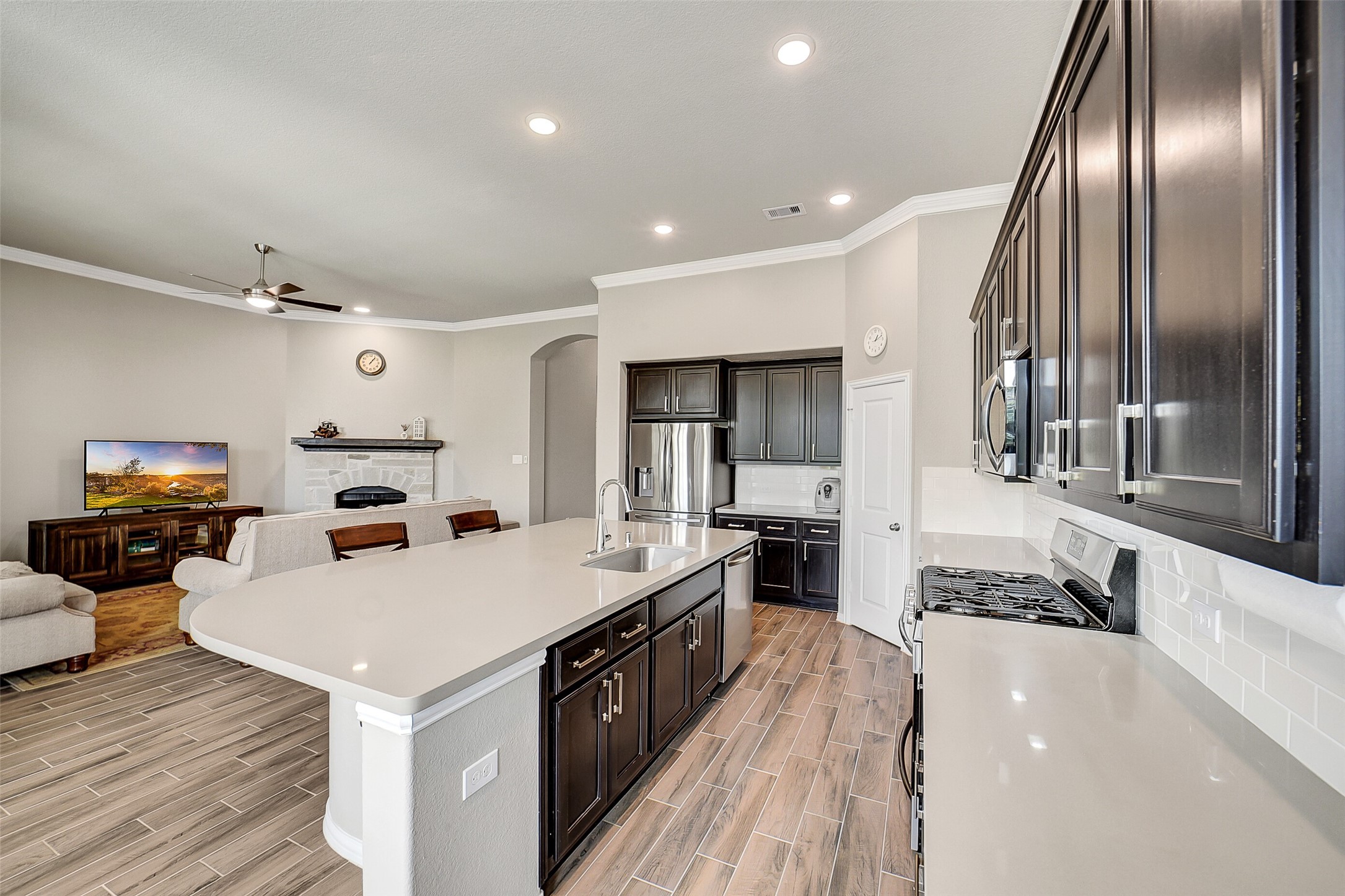 7327 Evelyn Grove Drive Spring, TX 77379 - Photo 9 of 29