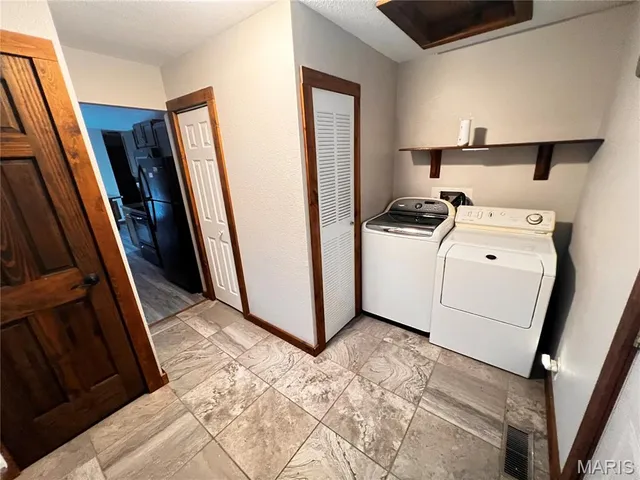 $129,000 | 107 South Washington Street, Patoka, IL 62875