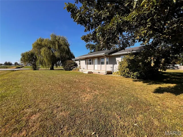 $129,000 | 107 South Washington Street, Patoka, IL 62875