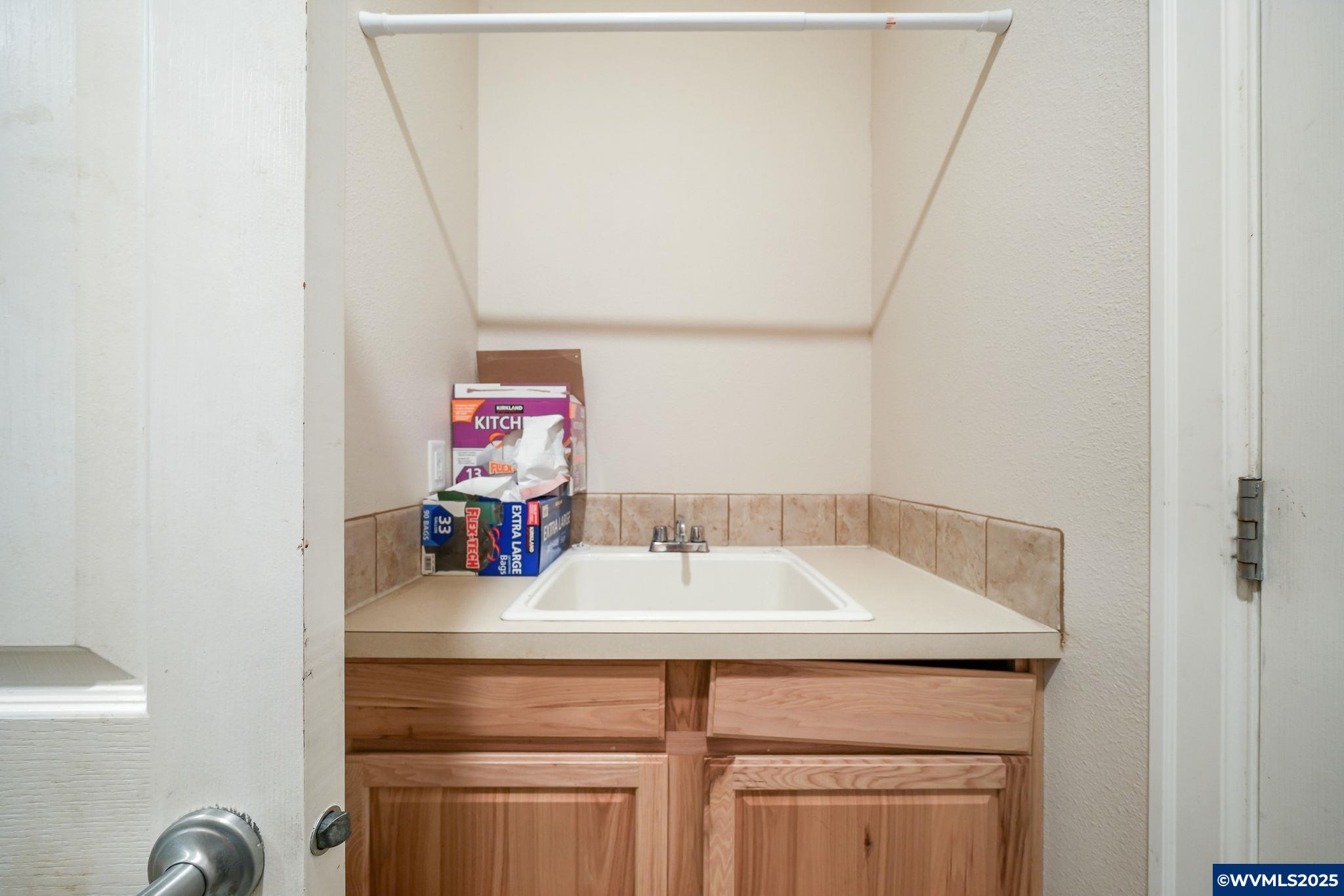 1712 25th Avenue Southwest Albany, OR 97321 - Photo 29 of 37