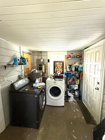 a view of a storage & utility room