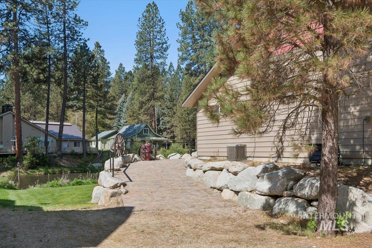 36 Kevins Way Garden Valley, ID 83622 - Photo 11 of 50 View of side of property