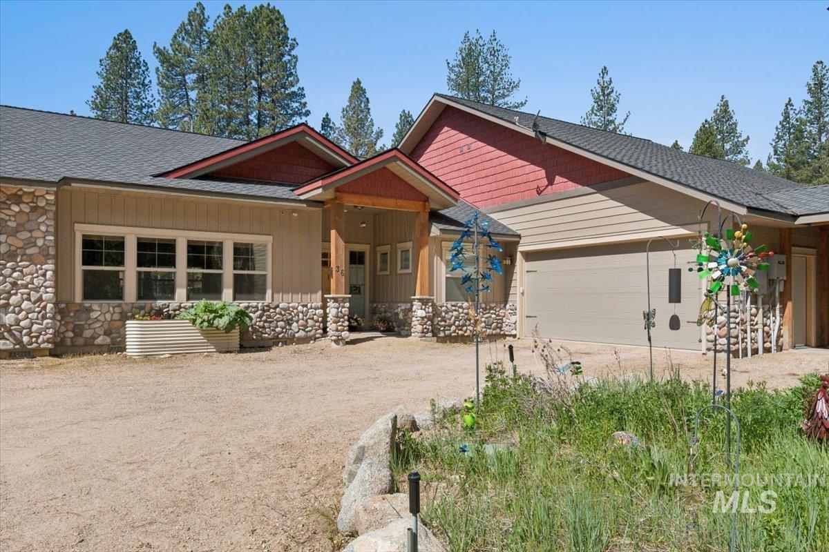 36 Kevins Way Garden Valley, ID 83622 - Photo 8 of 50 Garage featuring driveway
