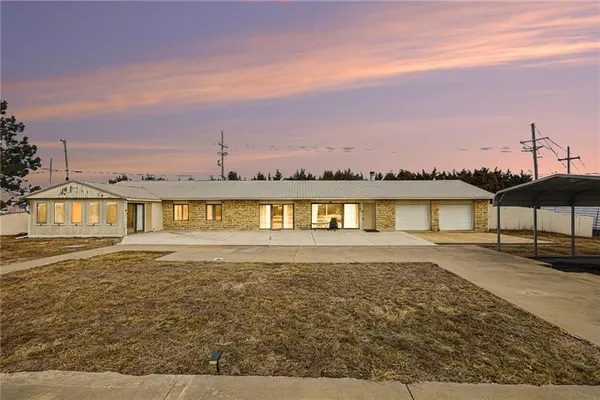 $635,000 | 12100 South Hedge Ln Terrace, Olathe, KS 66061