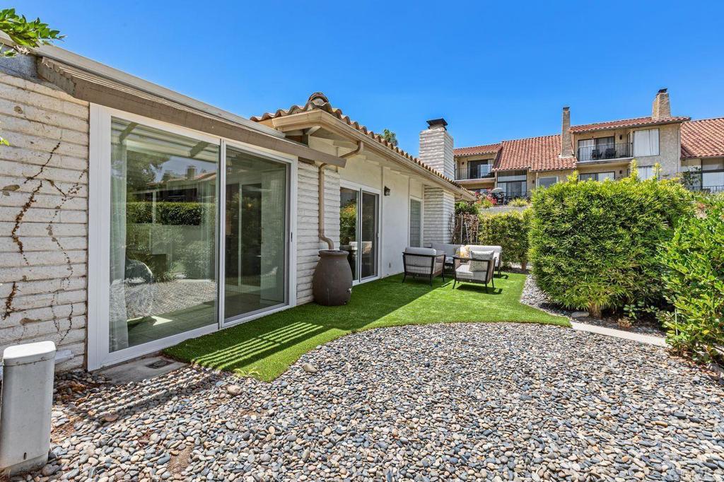 7057 Estrella De Mar Road Carlsbad, CA 92009 - Photo 35 of 40