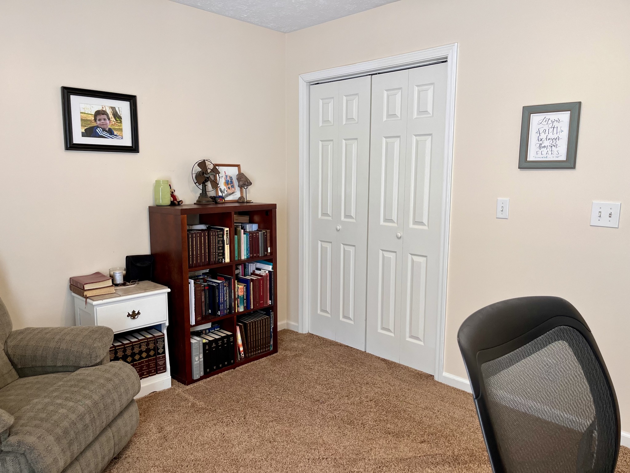 4869 Starks Road Cross Plains, TN 37049 - Photo 25 of 46 a view of a livingroom with furniture and entryway