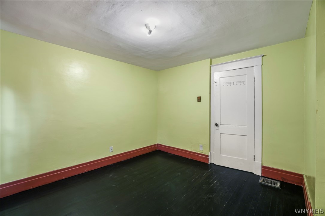253 Benzinger Street Buffalo, NY 14206 - Photo 22 of 34
