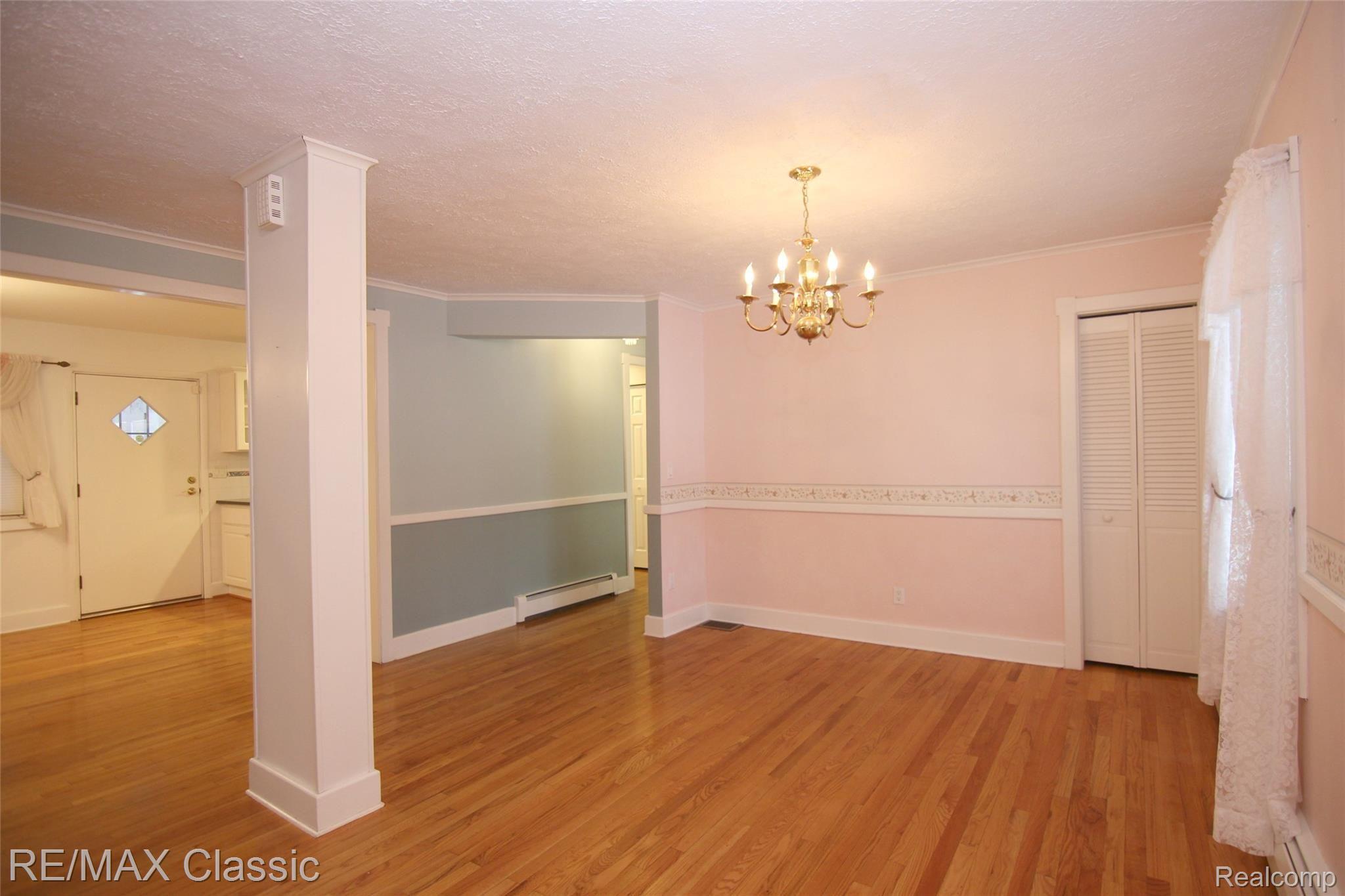 16374 Tucker Road Holly, MI 48442 - Photo 6 of 27 Dining Room