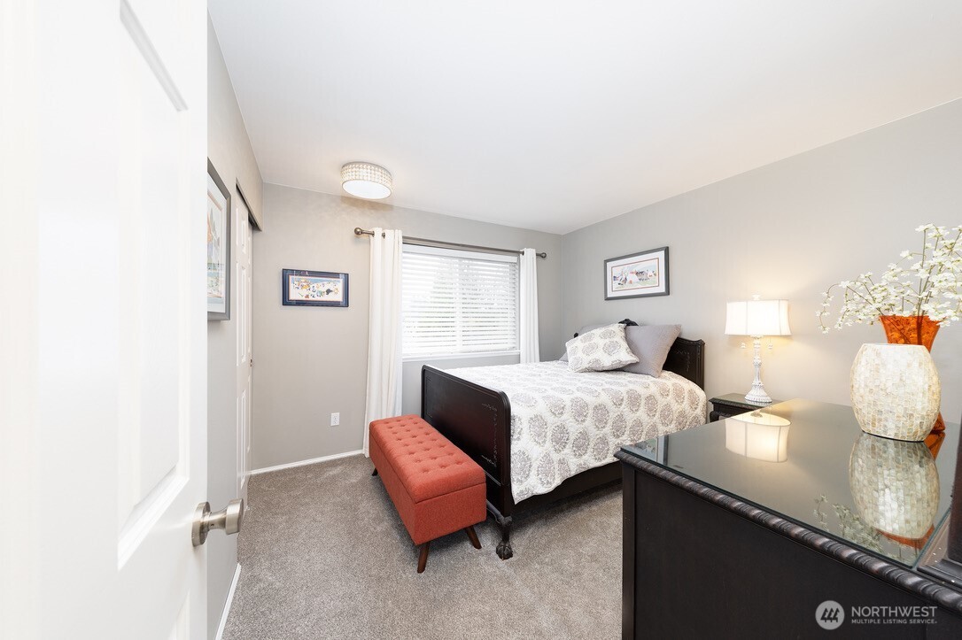 4905 Northeast 19th Court Renton, WA 98059 - Photo 13 of 26