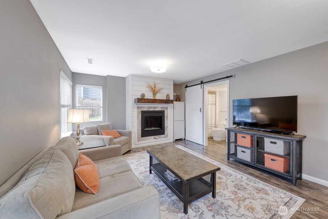 4905 Northeast 19th Court Renton, WA 98059 - Photo 17 of 26