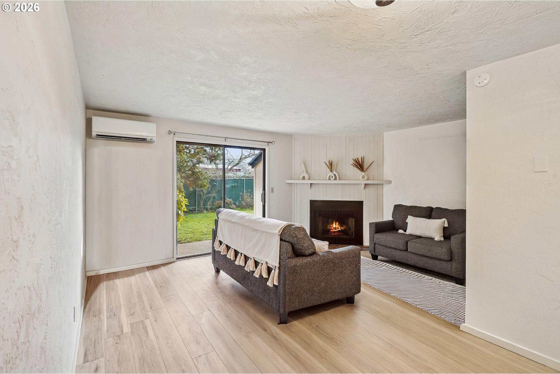 1505 Fetters Loop Eugene, OR 97402 - Photo 7 of 10 Gallery Image 7