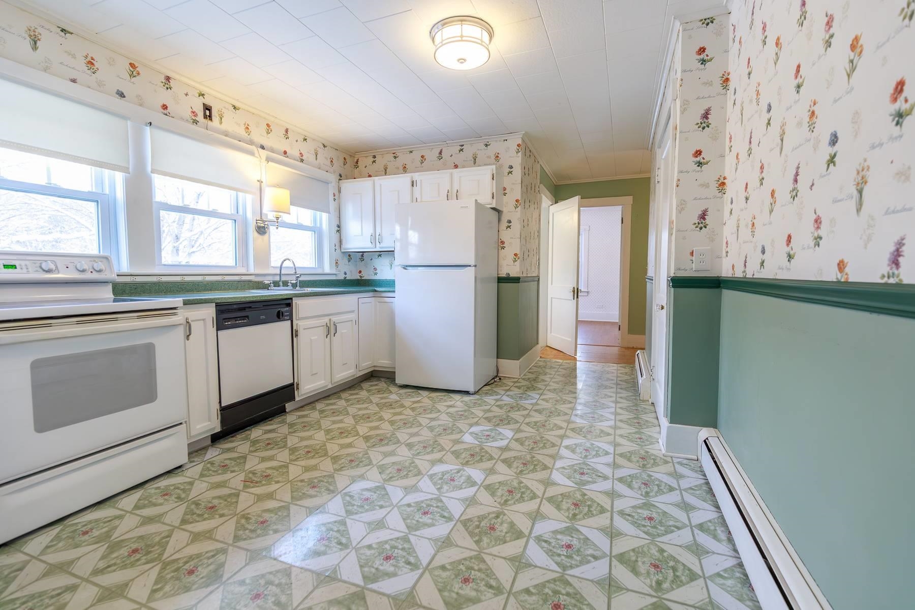 470 Court Street Keene, NH 03431 - Photo 4 of 49