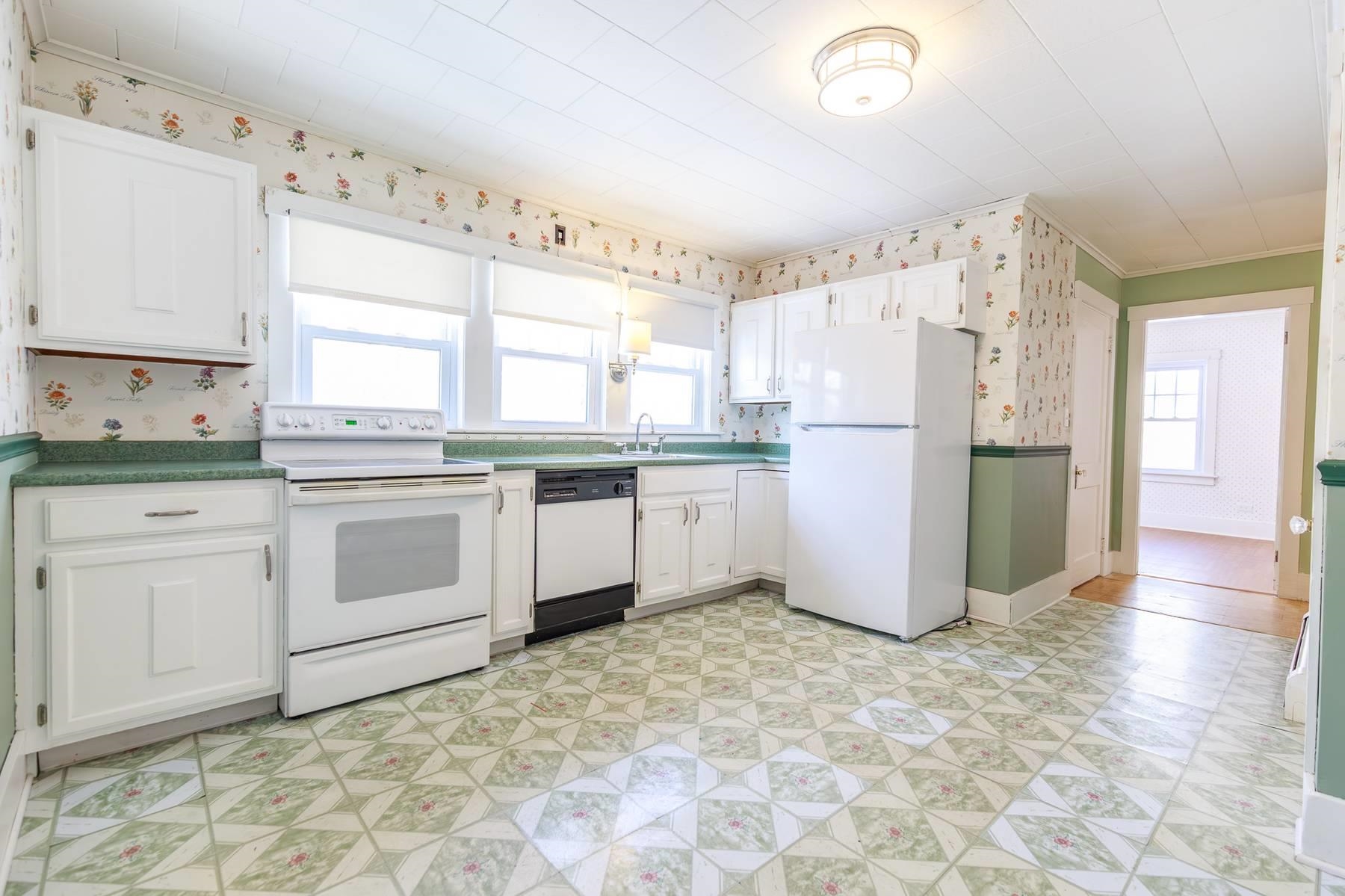 470 Court Street Keene, NH 03431 - Photo 5 of 49