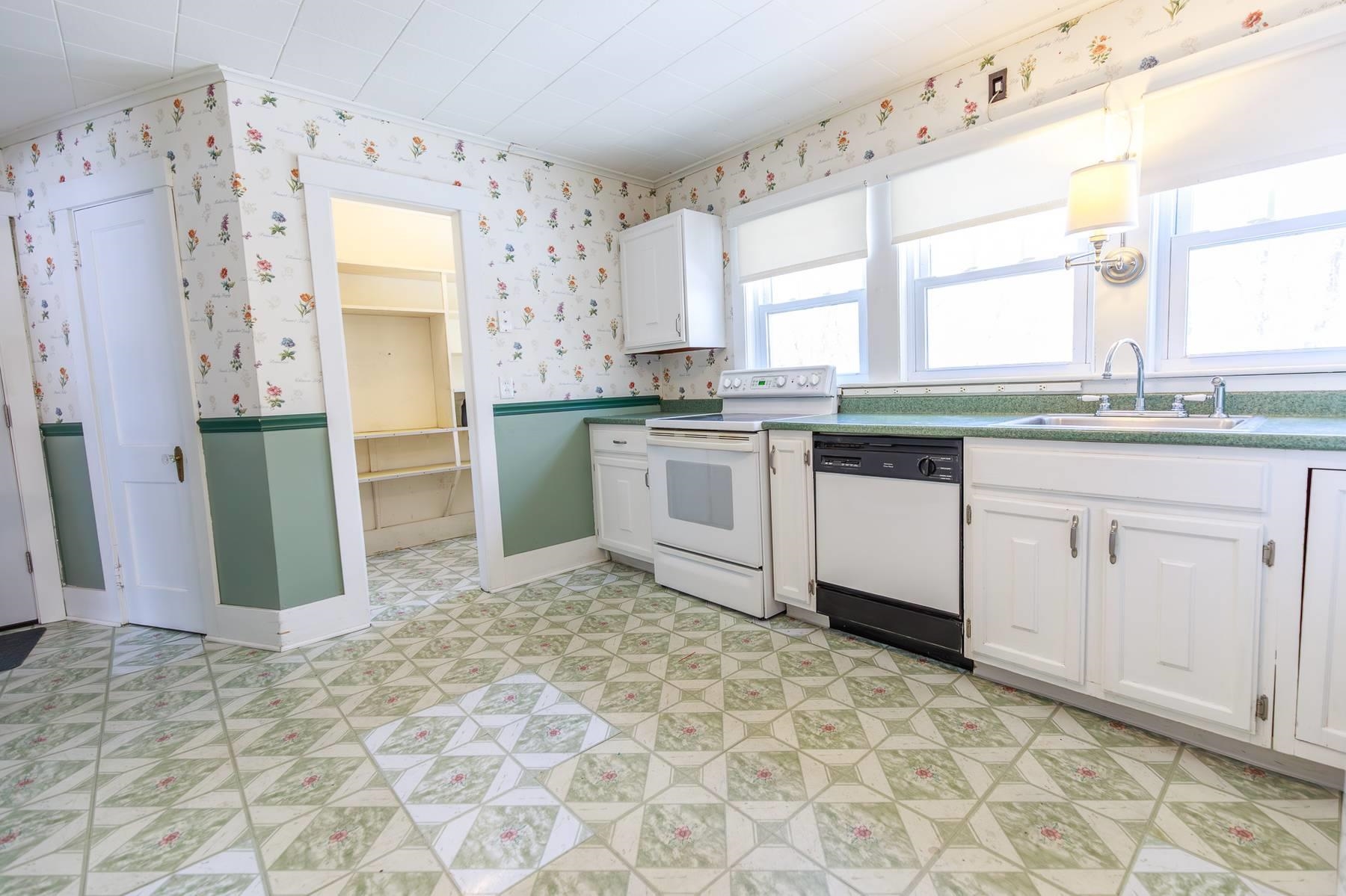 470 Court Street Keene, NH 03431 - Photo 6 of 49