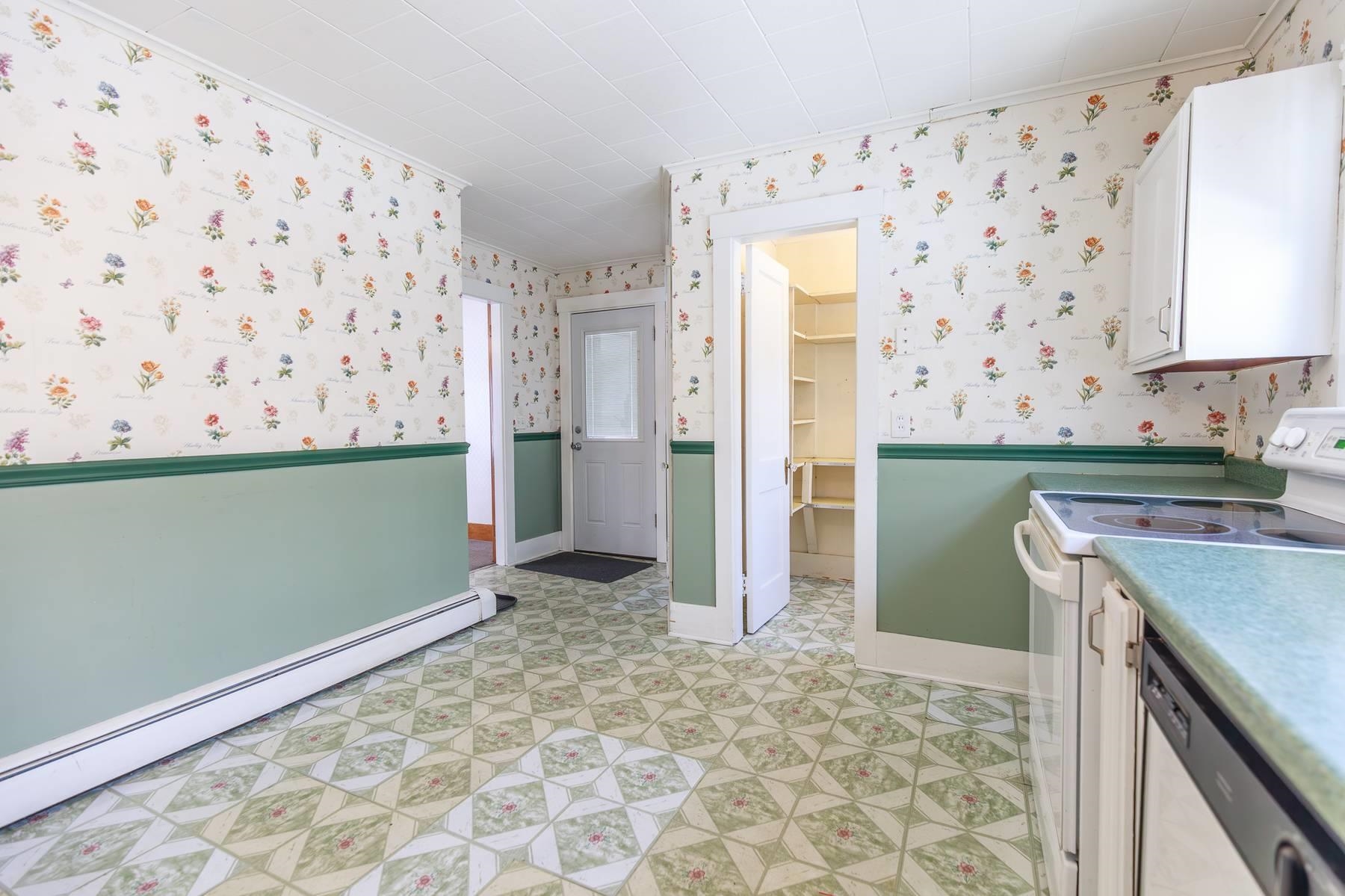 470 Court Street Keene, NH 03431 - Photo 7 of 49