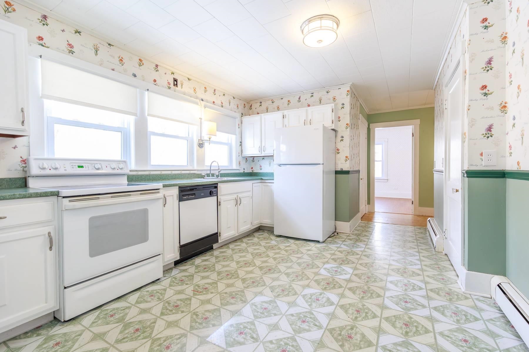 470 Court Street Keene, NH 03431 - Photo 9 of 49