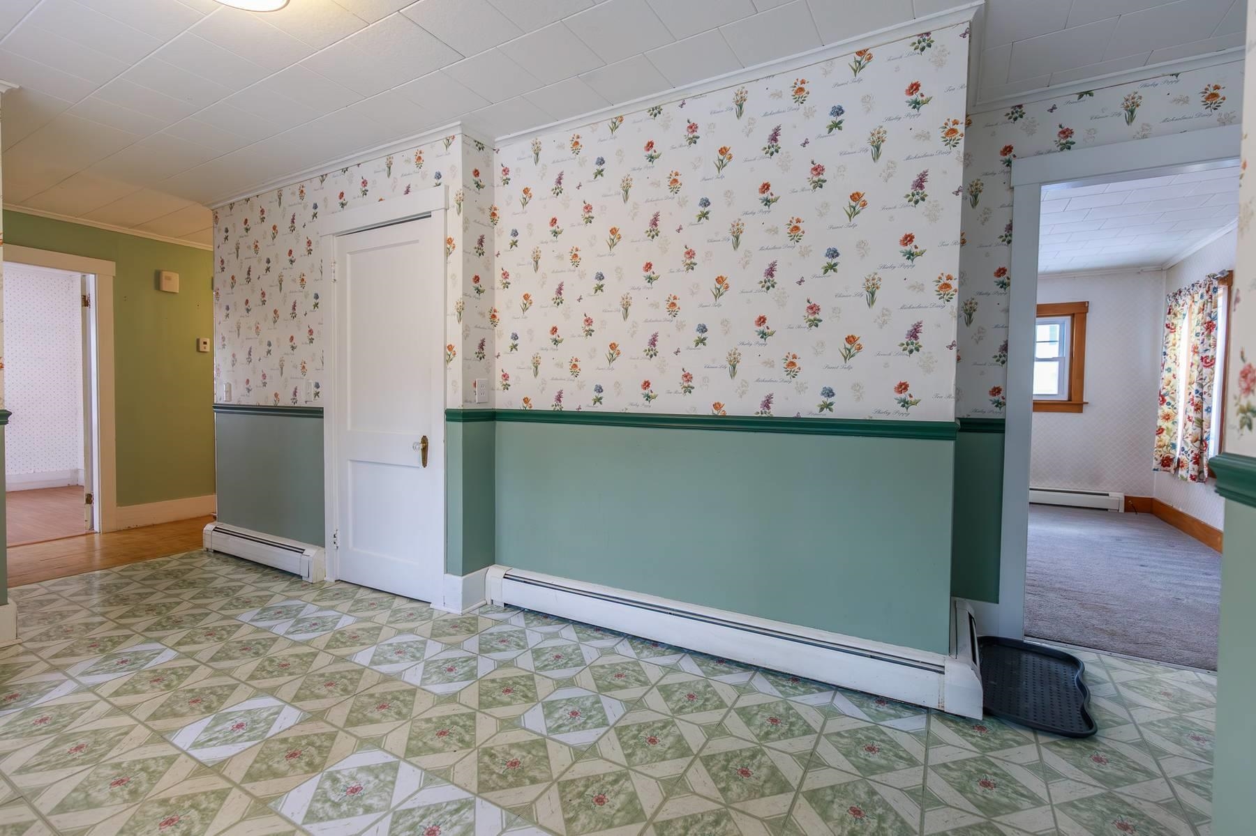 470 Court Street Keene, NH 03431 - Photo 10 of 49