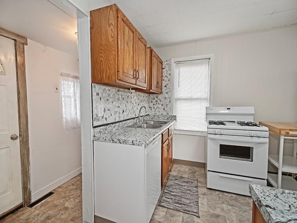 424 2nd Avenue Cadogan, PA 16212 - Photo 12 of 25
