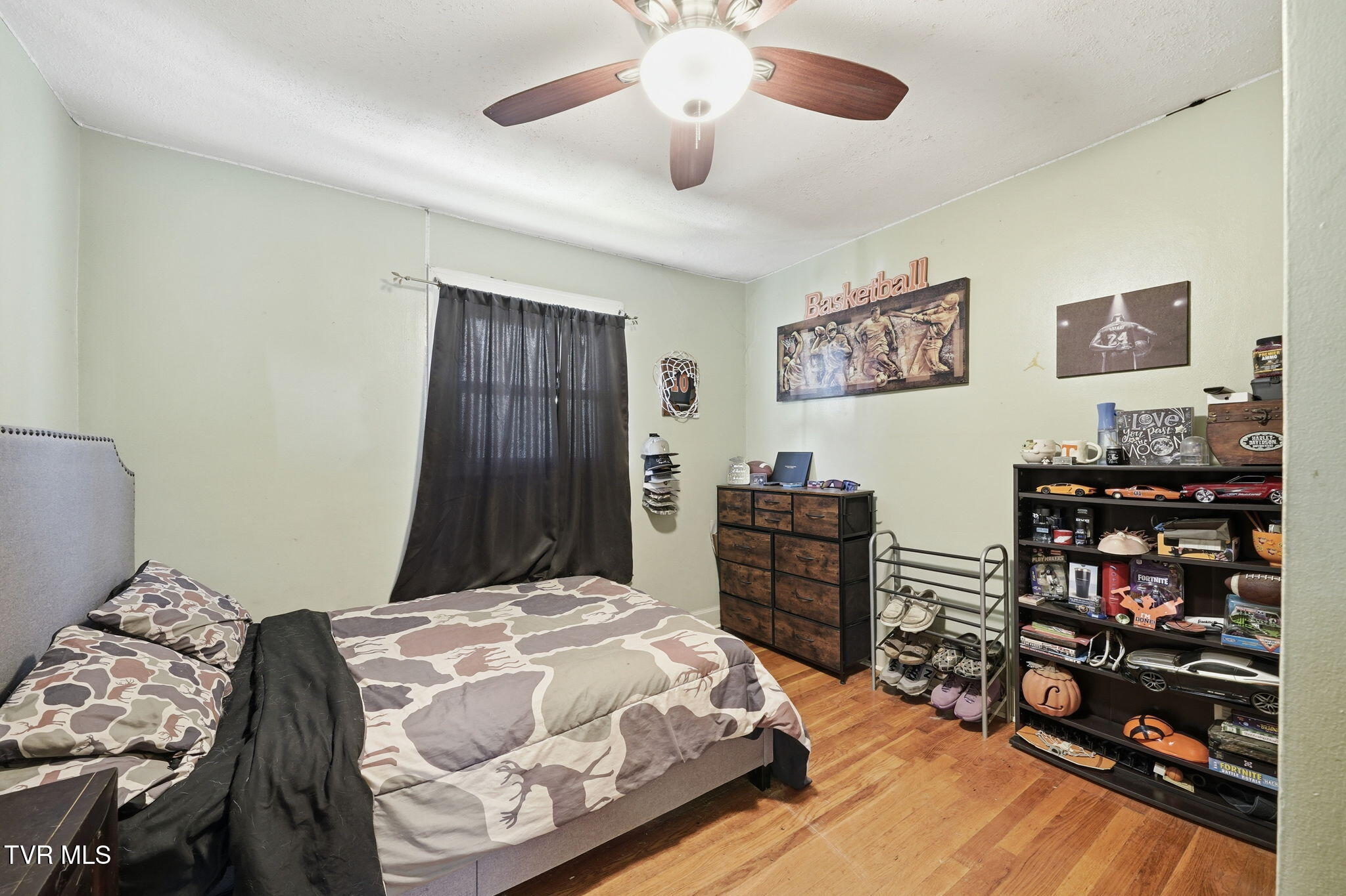 401 Seminole Road Bristol, VA 24201 - Photo 12 of 24 11-web-or-mls-018_JH 20260714-066