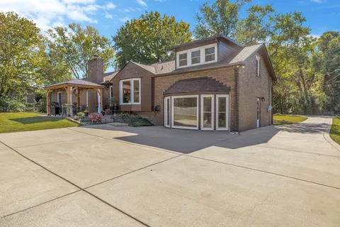 $925,000 | 8126 Suzanne Drive, Brentwood, TN 37027