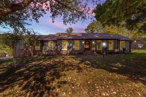 $925,000 | 8126 Suzanne Drive, Brentwood, TN 37027