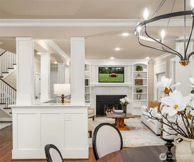 $3,389,000 | 10910 Northeast 18th Place, Bellevue, WA 98004
