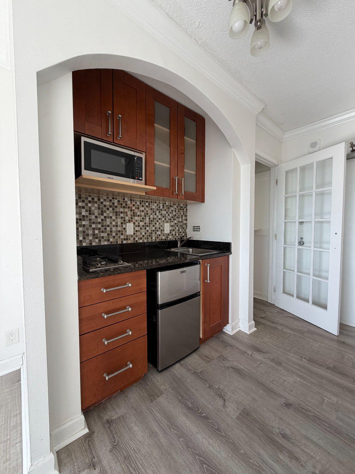 5500 Friendship Boulevard, Unit 2005N Chevy Chase, MD 20815 - Photo 3 of 28 Charming kitchen with modern finishes.